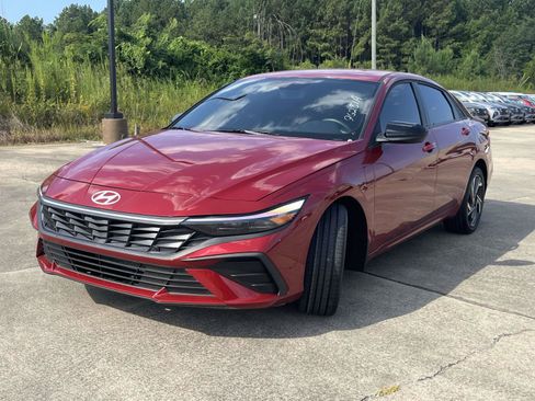 Certified 2025 Hyundai Elantra Sport FWD image 5