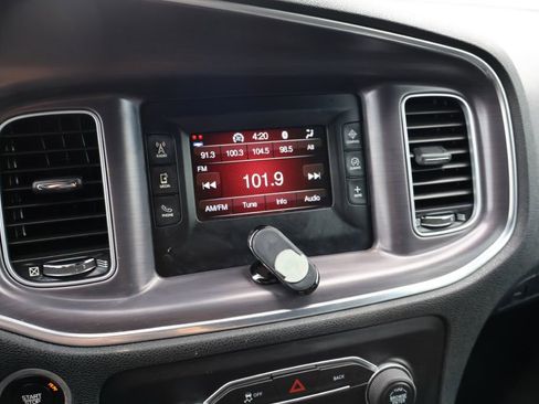 Used 2016 Dodge Charger SE RWD image 23