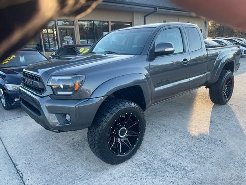 Used 2015 Toyota Tacoma TRD Pro image 1