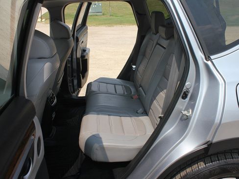 Used 2018 Honda CR-V Touring image 40
