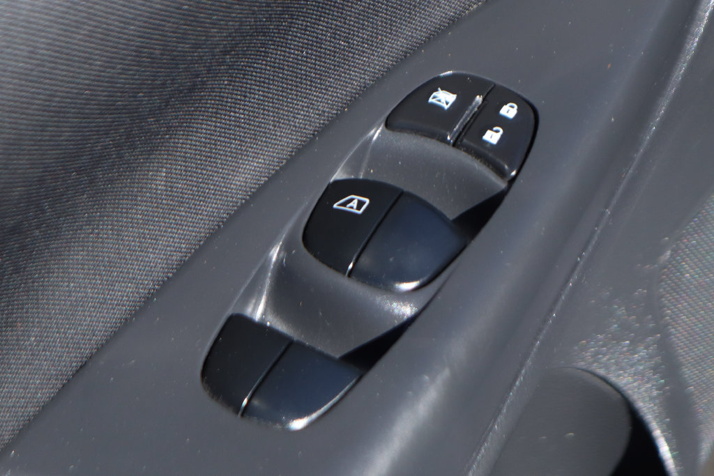 Used 2017 Nissan Sentra SR FWD image 15