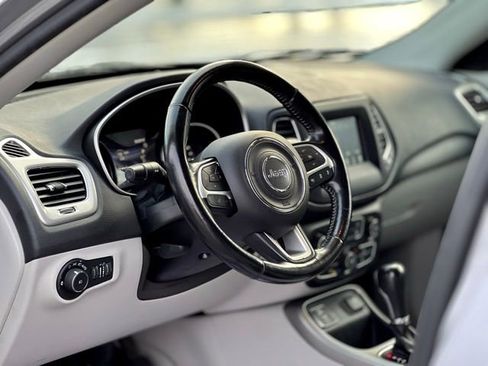 Used 2021 Jeep Compass Latitude w/ Driver Assistance Group image 11