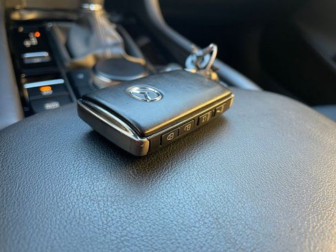 Used 2025 MAZDA MAZDA3 s image 22