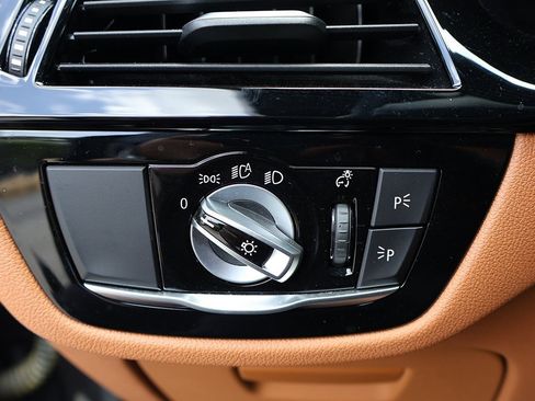 Used 2023 BMW 530e w/ Premium Package image 45