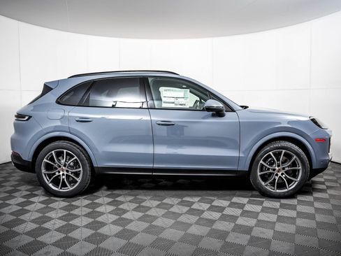 New 2026 Porsche Cayenne AWD/4WD image 9