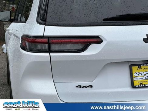 Certified 2023 Jeep Grand Cherokee L Laredo AWD/4WD image 12
