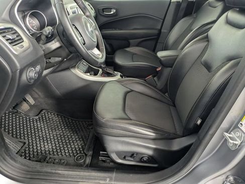 Used 2019 Jeep Compass Latitude w/ Popular Equipment Group FWD image 11