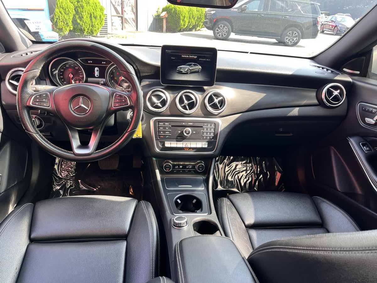 Used 2017 Mercedes-Benz CLA 250 4MATIC image 8