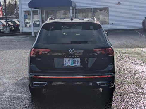 Certified 2022 Volkswagen Tiguan SEL R-Line image 4