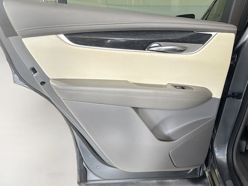 Used 2022 Cadillac XT6 Premium Luxury image 24