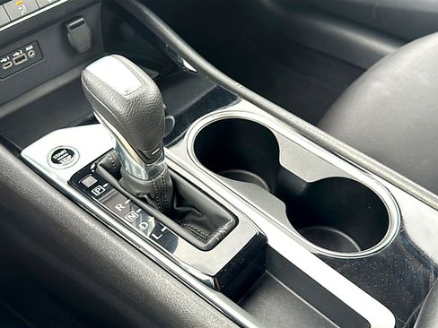 Used 2024 Nissan Altima 2.5 SV image 34