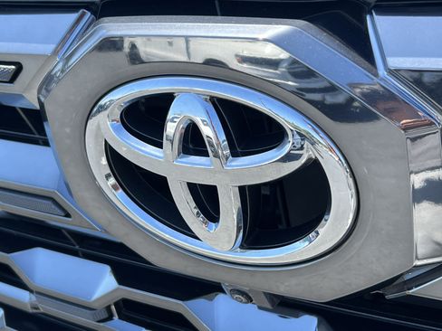Used 2024 Toyota Tundra Platinum AWD/4WD image 8