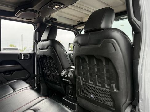 Used 2018 Jeep Wrangler Unlimited Rubicon w/ Uconnect 4C Nav & Sound Group AWD/4WD image 17