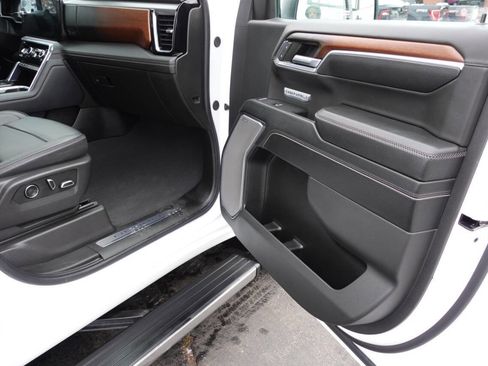 Used 2024 GMC Sierra 1500 Denali w/ Denali Reserve Package AWD/4WD image 20