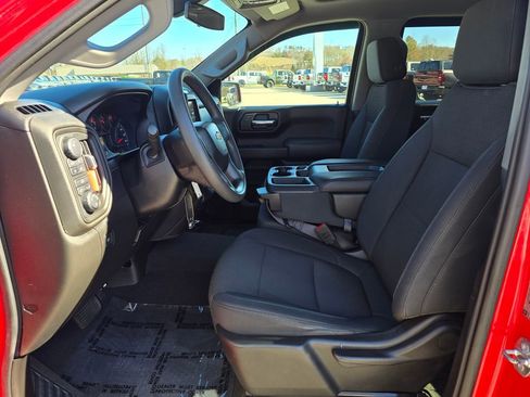 Used 2019 Chevrolet Silverado 1500 Custom w/ Custom Convenience Package image 4