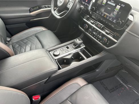 Used 2023 Nissan Pathfinder Platinum w/ Cargo Package image 17