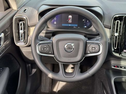 Certified 2023 Volvo XC40 B5 Plus w/ Driver Assist Package AWD/4WD image 15