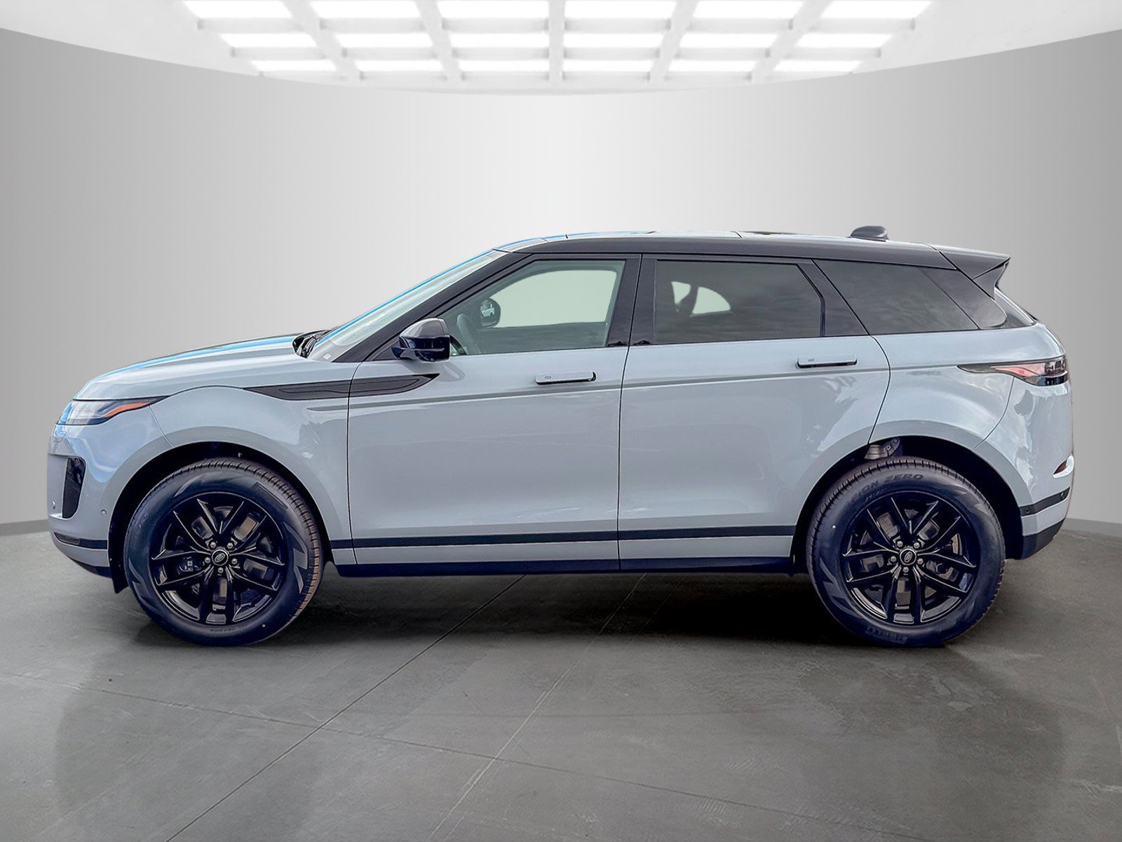 New 2026 Land Rover Range Rover Evoque S AWD/4WD image 2