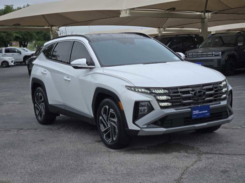 Used 2025 Hyundai Tucson Limited FWD image 3
