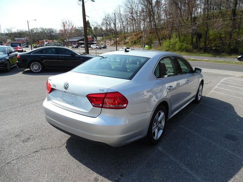 Used 2015 Volkswagen Passat 1.8T Limited Edition FWD image 6