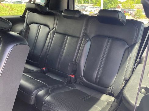 Used 2024 Jeep Wagoneer L Series II w/ Flexible Seating Group AWD/4WD image 9