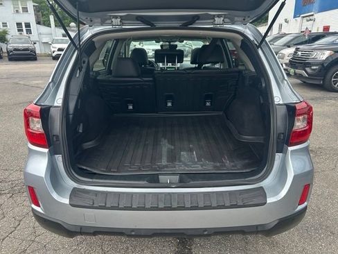 Used 2017 Subaru Outback 2.5i Limited AWD/4WD image 12