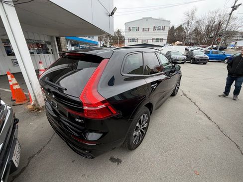 Used 2024 Volvo XC60 B5 Plus image 4