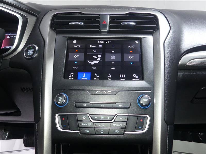 Used 2019 Ford Fusion SE FWD image 34