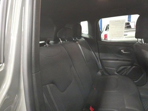 Used 2022 Jeep Renegade Altitude image 56