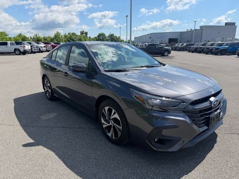 Used 2025 Subaru Legacy Premium AWD/4WD image 5