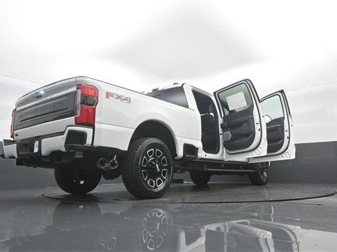 New 2026 Ford F250 Platinum w/ FX4 Off-Road Package image 37