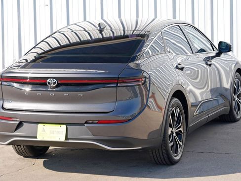 Used 2023 Toyota Crown XLE image 51