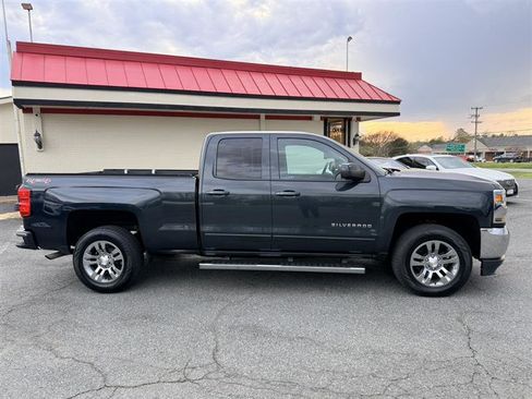 Used 2017 Chevrolet Silverado 1500 LT w/ All Star Edition image 4