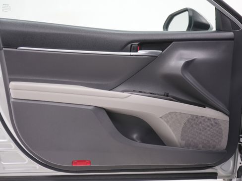 Used 2023 Toyota Camry LE FWD image 13