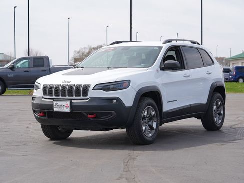 Used 2019 Jeep Cherokee Trailhawk AWD/4WD image 7