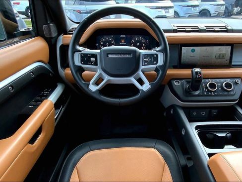 Used 2023 Land Rover Defender 110 X-Dynamic SE image 6