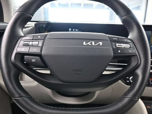 Used 2026 Kia Sportage EX FWD image 27