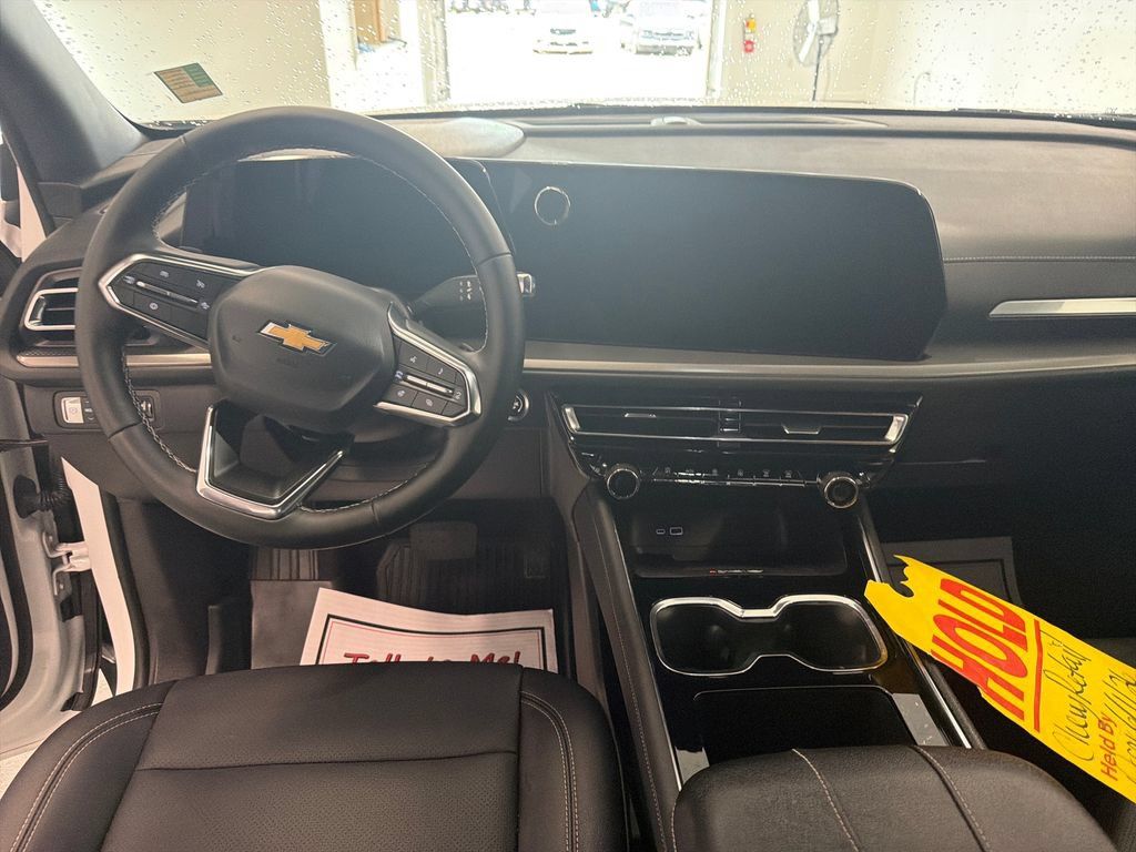 Used 2026 Chevrolet Traverse LT w/ Driver Confidence Package FWD image 19