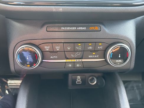 Used 2024 Ford Escape ST-Line image 17