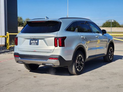 New 2026 Kia Sorento S w/ S Panoramic Sunroof Package image 4