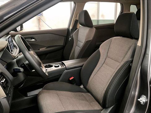 Used 2021 Nissan Rogue SV image 24