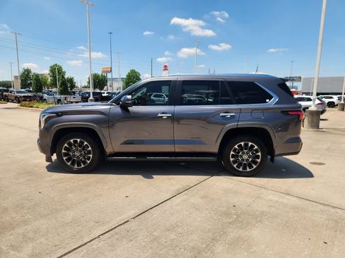 Used 2024 Toyota Sequoia Limited w/ Tow Technology Package AWD/4WD image 4