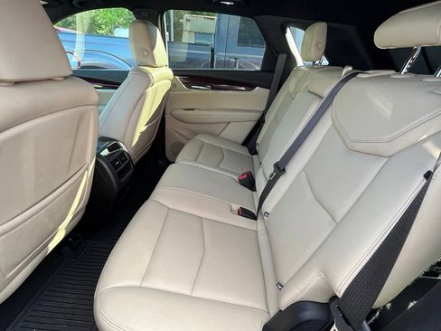 Used 2018 Cadillac XT5 Luxury w/ Driver Awareness Package AWD/4WD image 10