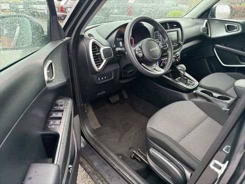 Used 2024 Kia Soul LX w/ Option Group 015 FWD image 29
