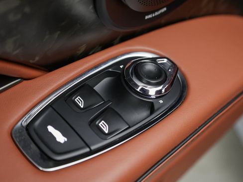 Used 2019 Aston Martin DBS Superleggera RWD image 56