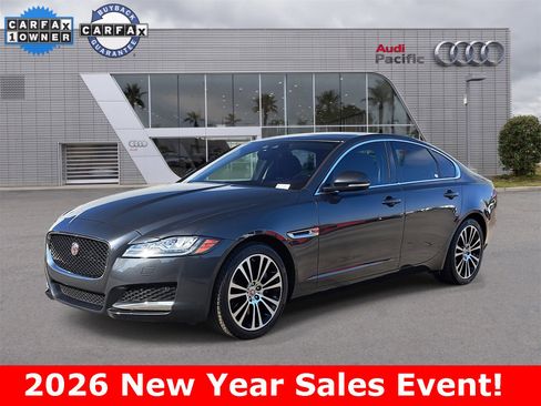 Used 2019 Jaguar XF Prestige image 1