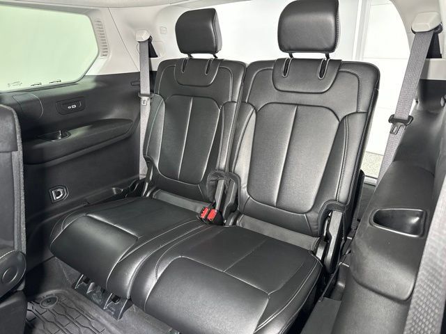 Used 2023 Jeep Grand Cherokee L Limited w/ Black Appearance Package AWD/4WD image 30