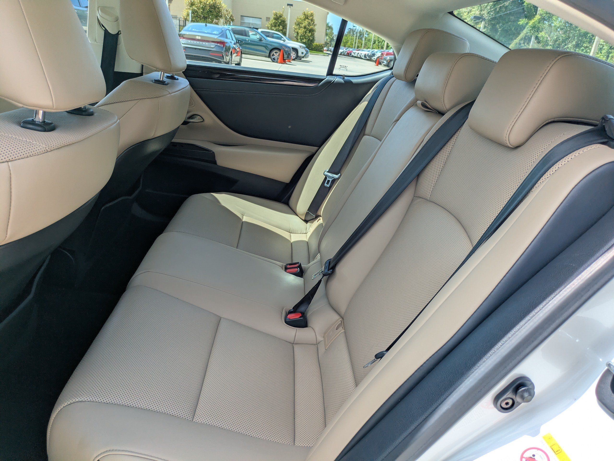 Used 2019 Lexus ES 350 w/ Premium Package FWD image 12