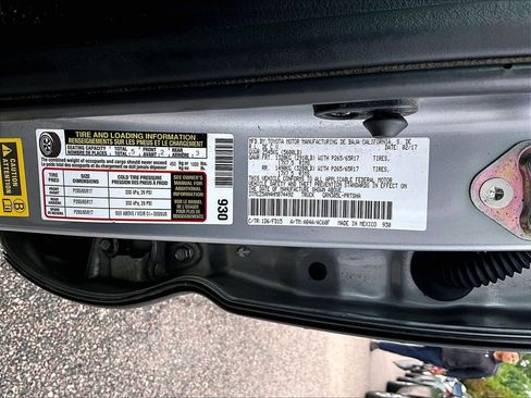 Used 2017 Toyota Tacoma TRD Sport w/ Tow Package (A/T) AWD/4WD image 9