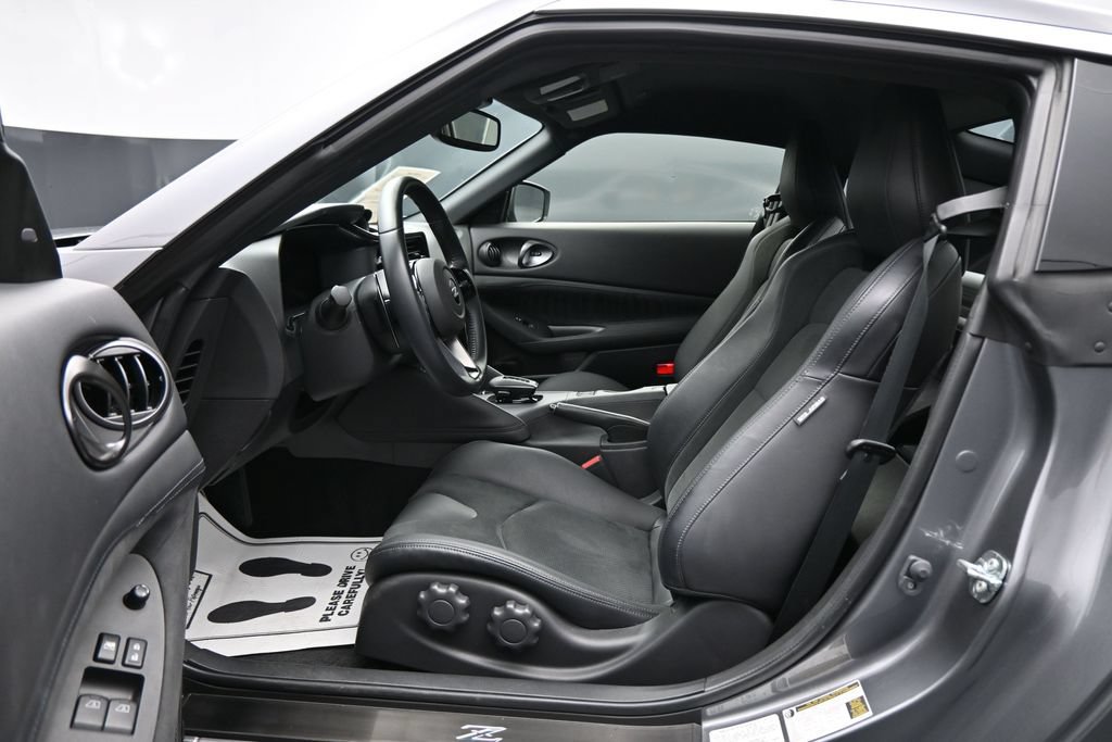 Used 2025 Nissan Z Performance w/ Floor Mat Package RWD image 9